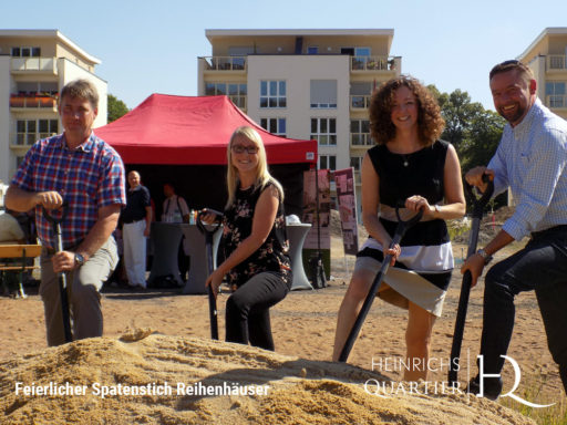 Spatenstich für den Bauabschnitt Reihenhäuser im HeinrichsQuartier